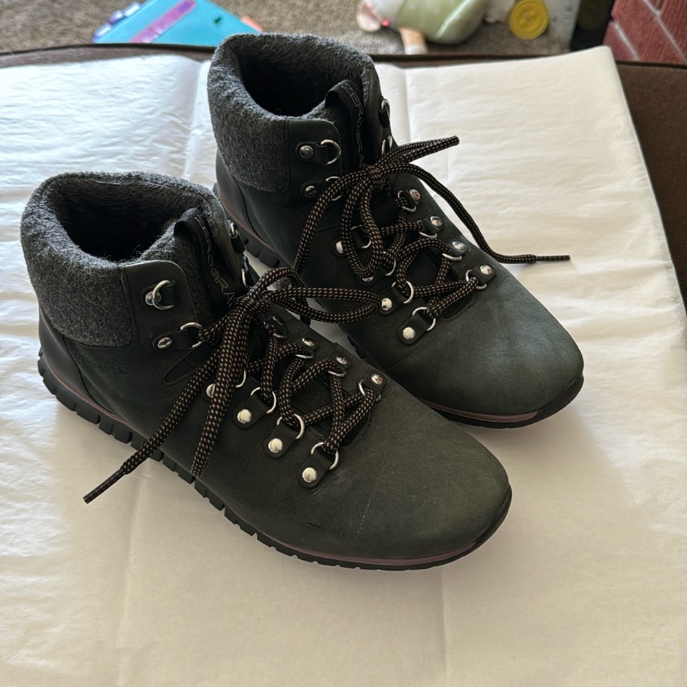 Cole Haan Zer0grand sneakers. Lightly worn. Non-smoking dog friendly home.